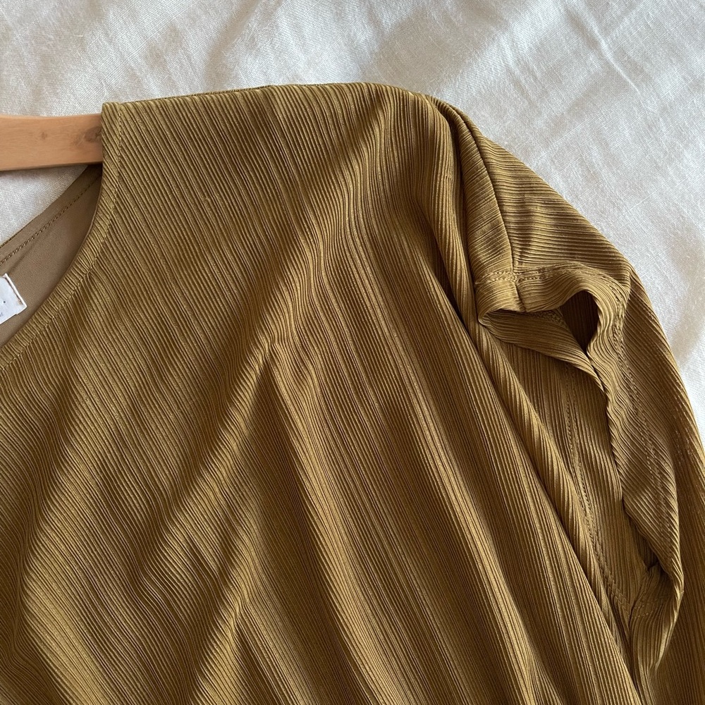 Oak and Fort gold dress.